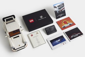 Набор LEGO 5006655 Porsche Welcome Pack