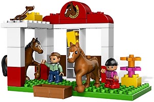 Набор LEGO Конюшня