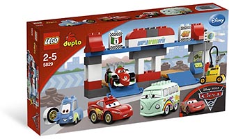Набор LEGO Тачки 2 - Пит-стоп