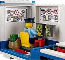 Набор LEGO Мобильный командный центр