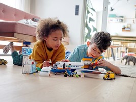 Набор LEGO Passenger Airplane