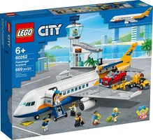 Набор LEGO Passenger Airplane