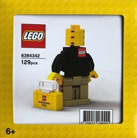 Набор LEGO 6384342 Warsaw Brand Store Opening Associate Figure