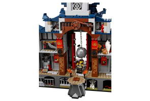 Набор LEGO Храм последнего великого оружия