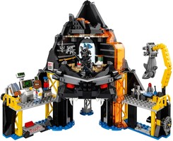 Набор LEGO Ниндзяго Логово Гармадона в жерле вулкана
