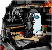 Набор LEGO Ниндзяго Логово Гармадона в жерле вулкана