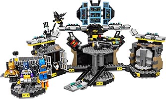 Набор LEGO Нападение на Бэт-пещеру