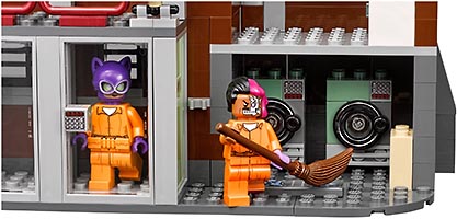 Набор LEGO Лечебница Аркхэм