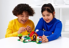 Набор LEGO Mario's House & Yoshi Expansion Set