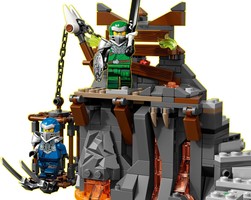Набор LEGO Journey to the Skull Dungeons