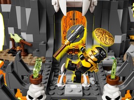 Набор LEGO Skull Sorcerer's Dungeons