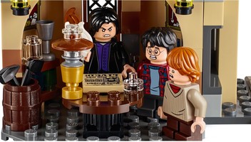 Набор LEGO Гремучая ива в Хогвартс