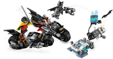Набор LEGO Гонка на мотоциклах с Мистером Фризом
