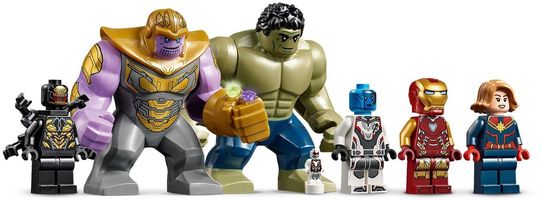 Набор LEGO Битва на базе Мстителей