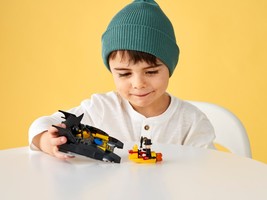 Набор LEGO Batboat The Penguin Pursuit!