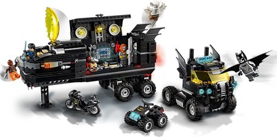 Набор LEGO Mobile Bat Base