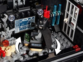 Набор LEGO Mobile Bat Base