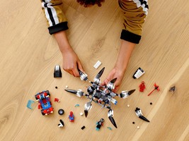 Набор LEGO Venom Crawler