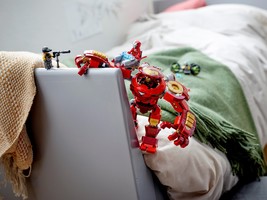 Набор LEGO Iron Man Hulkbuster versus A.I.M. Agent