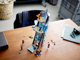 Набор LEGO Битва на башне Мстителей