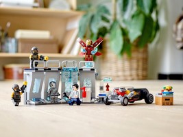 Набор LEGO Iron Man Armory