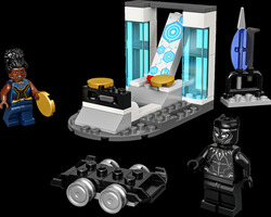 Набор LEGO 76212 Shuri's Lab