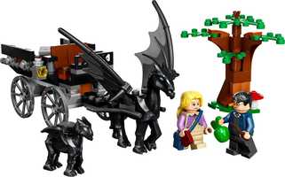 Набор LEGO 76400 Hogwarts Carriage and Thestrals