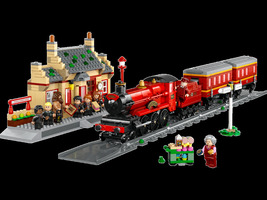 Набор LEGO 76423 Hogwarts Express & Hogsmeade Station