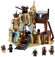 Набор LEGO 79110 Перестрелка в серебряной шахте