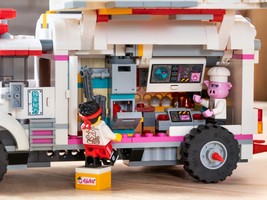 Набор LEGO Pigsy's Food Truck