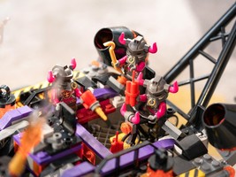 Набор LEGO Red Son's Inferno Truck