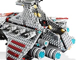 Набор LEGO Атакующий крейсер республиканцев класса Венатор