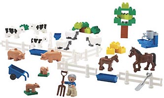 Набор LEGO 9228 Домашние животные (ферма)