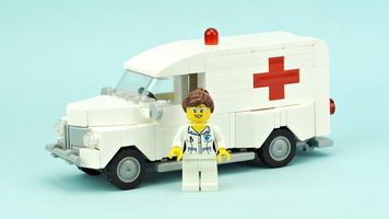 Набор LEGO MOC-10411 Старинная машина скорой помощи