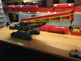 Набор LEGO Crawler Crane with Jib