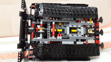 Набор LEGO RC Caterpillar Bulldozer