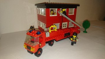 Набор LEGO Горящий дом