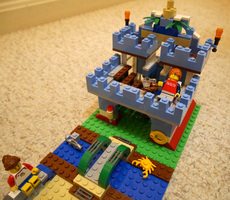 Набор LEGO Замок на реке