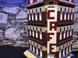 Набор LEGO Вывеска для кафе и гостиницы на углу