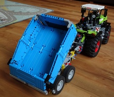 Набор LEGO MOC-15082 Trailer for Claas Xerion