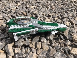 Набор LEGO Yoda&#39;s Jedi Interceptor