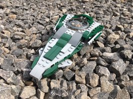 Набор LEGO Yoda&#39;s Jedi Interceptor