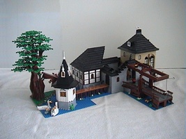 Набор LEGO Замок с домом и старым деревом