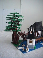Набор LEGO Замок с домом и старым деревом
