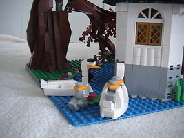 Набор LEGO Замок с домом и старым деревом