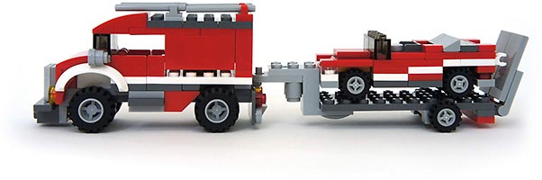 Набор LEGO Грузовик с прицепом на шоу