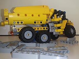 Набор LEGO Грузовик для тяжелых природных условий
