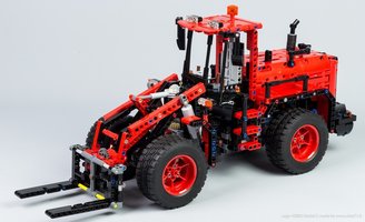 Набор LEGO 42082 Model C Wheel Loader