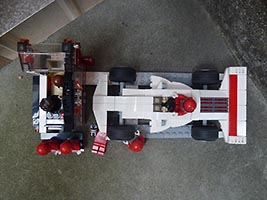 Набор LEGO Болид Формула 1 со станцией обслуживания