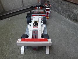 Набор LEGO Болид Формула 1 со станцией обслуживания